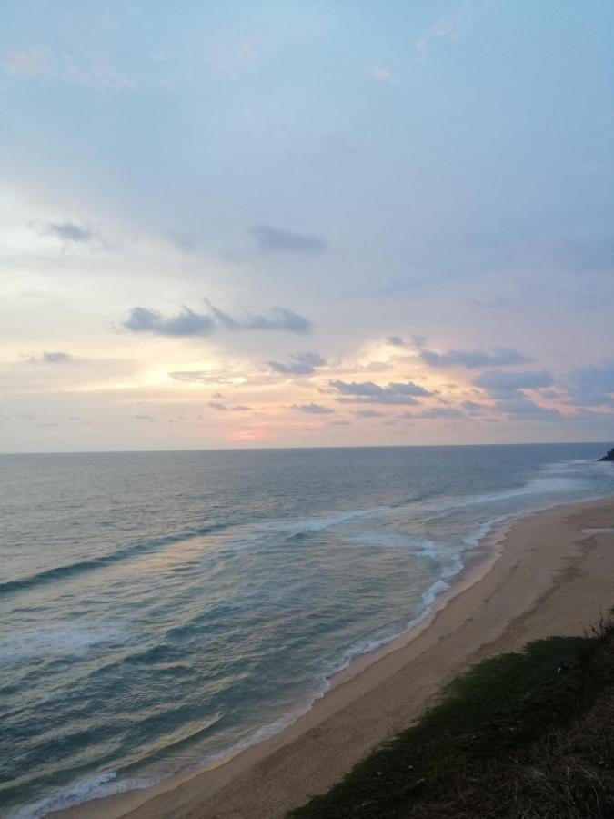 Hôtel Blue Waves Beach Residency à Varkala Extérieur photo